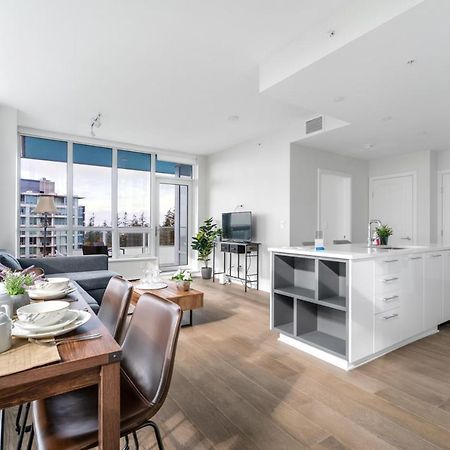 Urban Oasis: Stylish Apartment Retreat At Ubc Vancouver Bagian luar foto