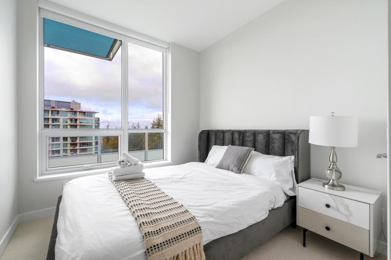 Urban Oasis: Stylish Apartment Retreat At Ubc Vancouver Bagian luar foto