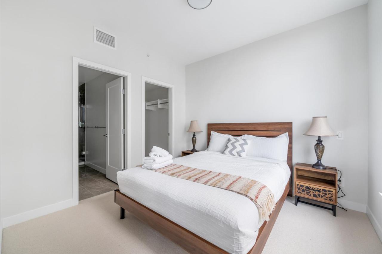 Urban Oasis: Stylish Apartment Retreat At Ubc Vancouver Bagian luar foto